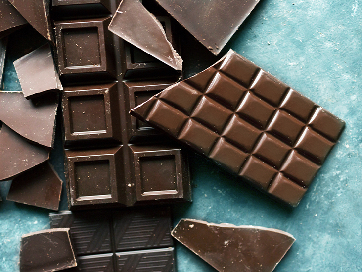 Sô cô la đen chứa hơn 70% ca cao sẽ có ít đường hơn các loại khác
