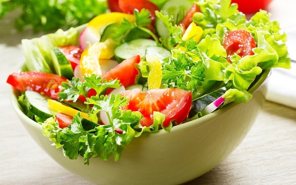 Ăn mì Ý cùng salad có thể làm tăng cảm giác no